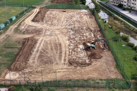 NOGOMETNO IGRIŠČE CERKNICA PRIPRAVA PODLOGE ZA UMETNO TRAVO 05 FOTO LJUBO VUKELIČ